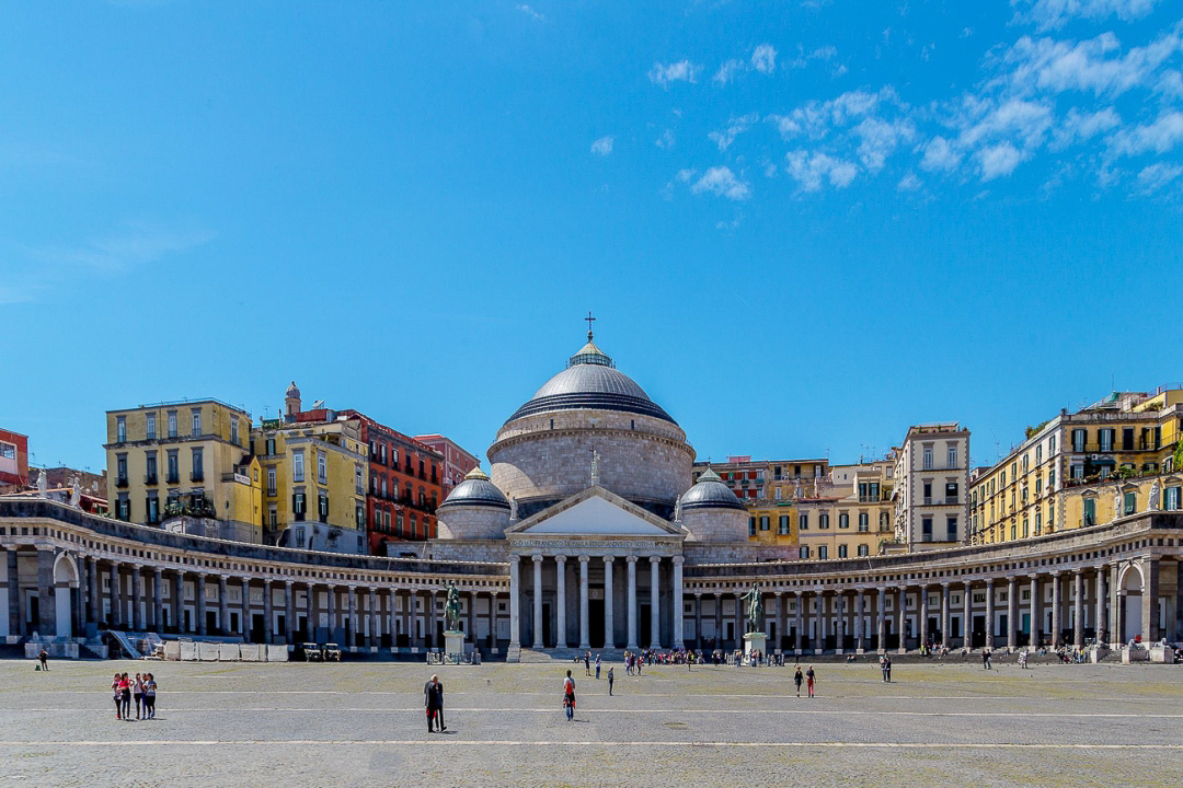 Piazza_del_Plebiscito_Napoli